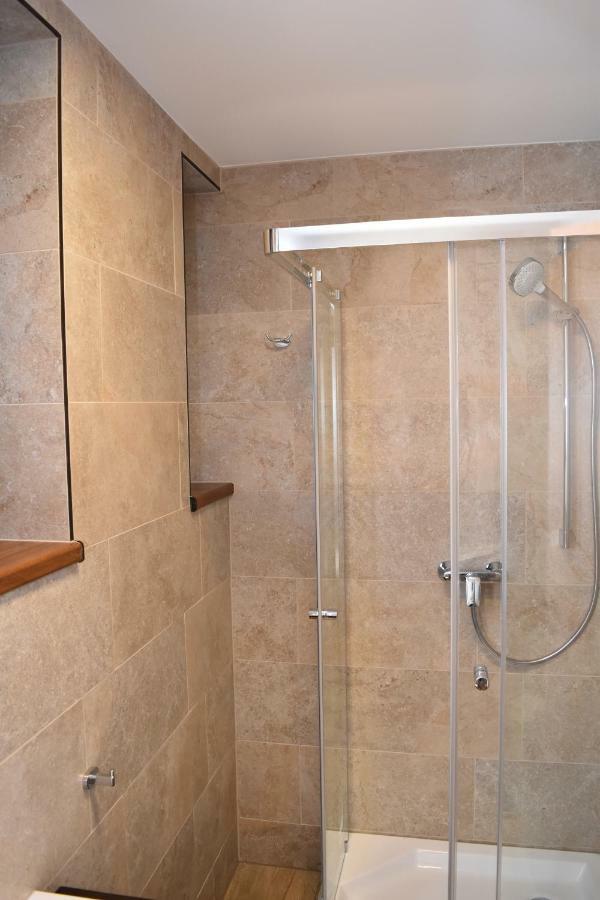 Fenyo Apartman Miskolctapolca Buitenkant foto