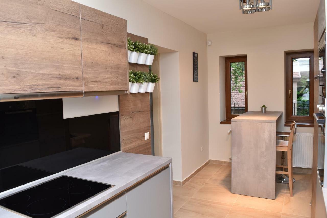 Fenyo Apartman Miskolctapolca Buitenkant foto