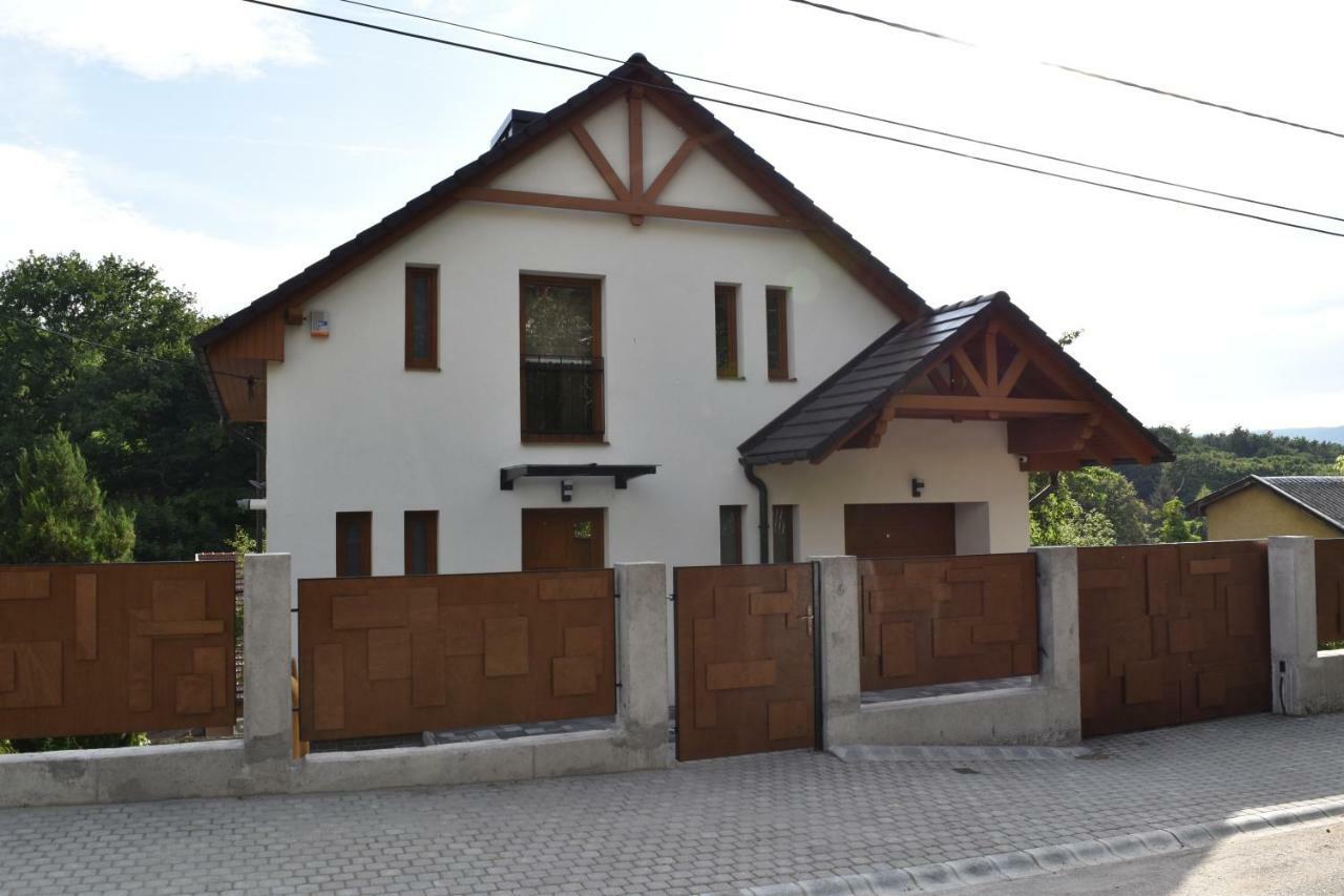 Fenyo Apartman Miskolctapolca Buitenkant foto